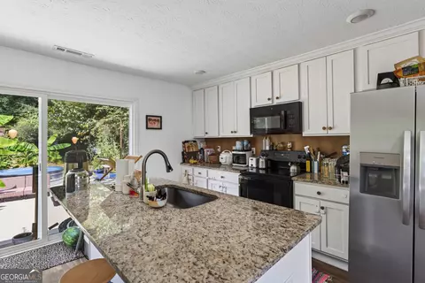 Kitchen - 1605 Highway 138, Monroe, GA 30655 photo 4 of 4