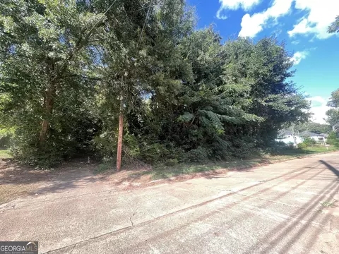 45 Pine St, Griffin, GA 30223 photo 2