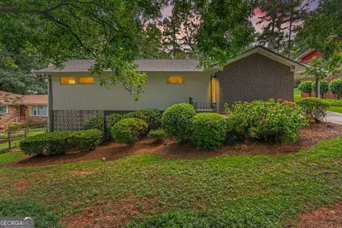 2213 Doris Dr, Decatur, GA 30034