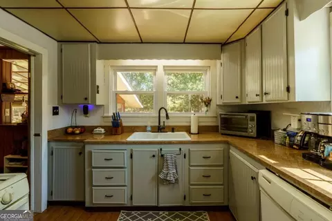 Kitchen - 2045 Ila Rd, Commerce, GA 30530 photo 1 of 1