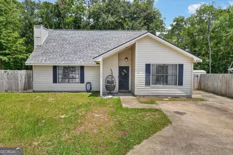 1334 Forest Lake Dr, Hinesville, GA 31313