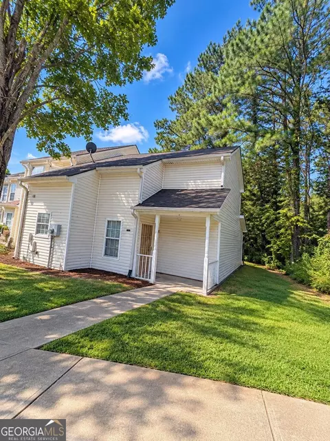 5896 Trent Walk Dr, Lithonia, GA 30038