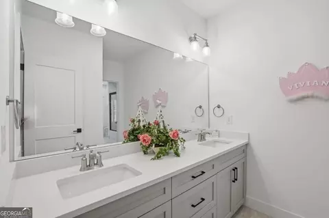 Bath - 1570 Redd Rd, Milton, GA 30004 photo 11 of 13