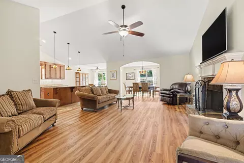Living - 810 Brandon Dr, Winder, GA 30680 photo 1 of 1