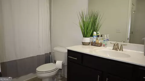Bath - 2710 Kemp Ct, Conyers, GA 30094 photo 3 of 5