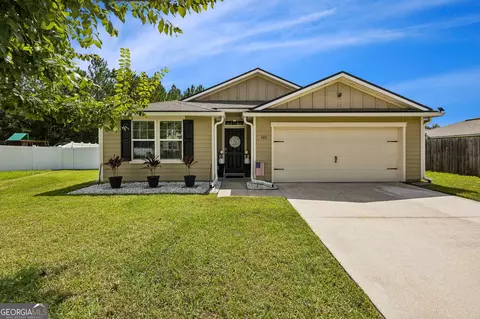 420 Cedar Breeze Dr, Kingsland, GA 31548