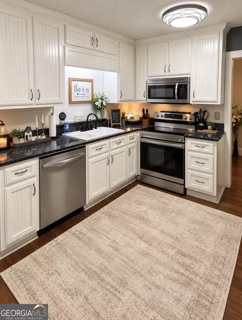 Kitchen - 83 Third St, Hartwell, GA 30643 photo 4 of 4