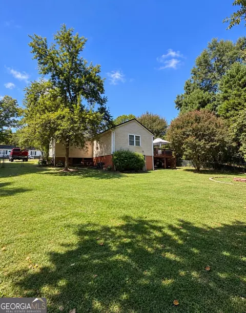 Exterior - 83 Third St, Hartwell, GA 30643 photo 3 of 10