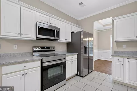 Kitchen - 103 River Bend Ct, Lagrange, GA 30240 photo 2 of 4
