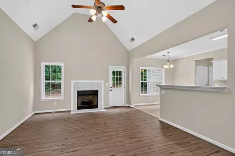 Living - 103 River Bend Ct, Lagrange, GA 30240 photo 6 of 7