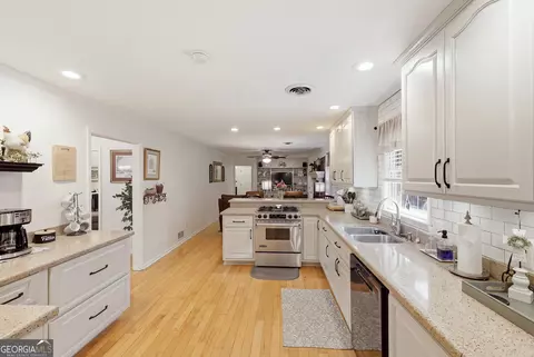 Kitchen - 155 Valley Rd, Toccoa, GA 30577 photo 1 of 6