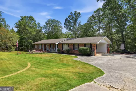Exterior - 155 Valley Rd, Toccoa, GA 30577 photo 4 of 17