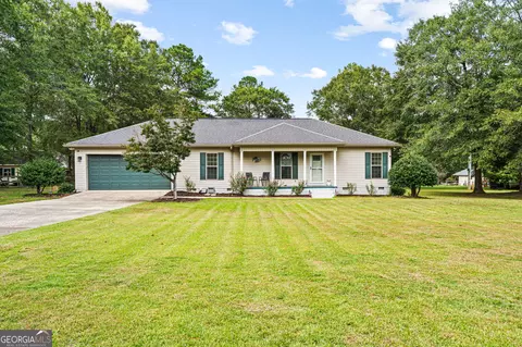 10 Third Ave, Hawkinsville, GA 31036