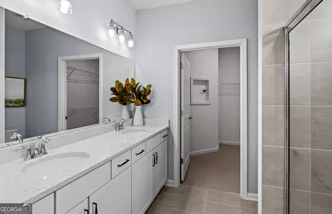Bath - 428 Miscanthus Ct, Griffin, GA 30223 photo 1 of 3