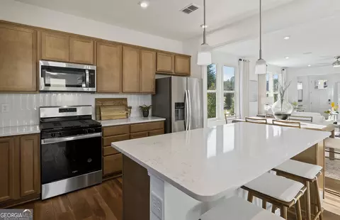 Kitchen - 428 Miscanthus Ct, Griffin, GA 30223 photo 3 of 4