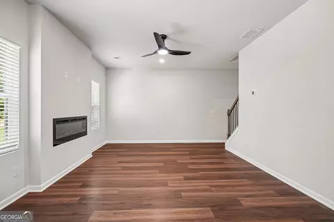 Living - 140 Post Oak Dr, Jackson, GA 30233 photo 3 of 3
