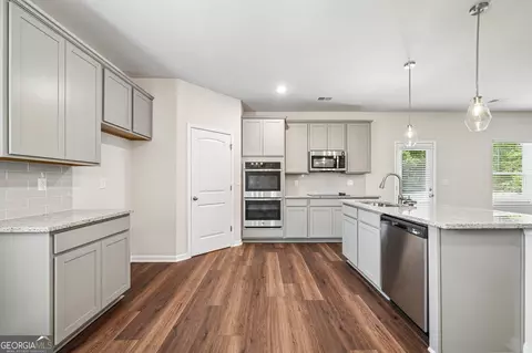 Kitchen - 140 Post Oak Dr, Jackson, GA 30233 photo 2 of 2