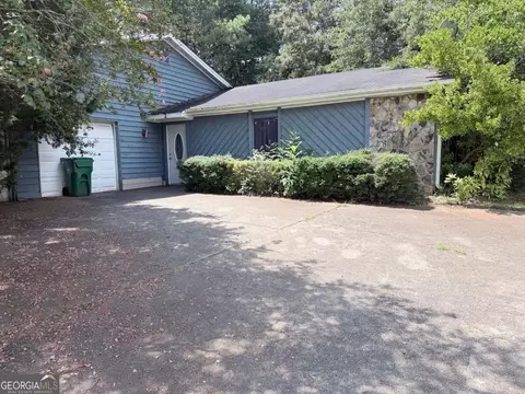 1839 Quailwood Dr, Stone Mountain, GA 30088