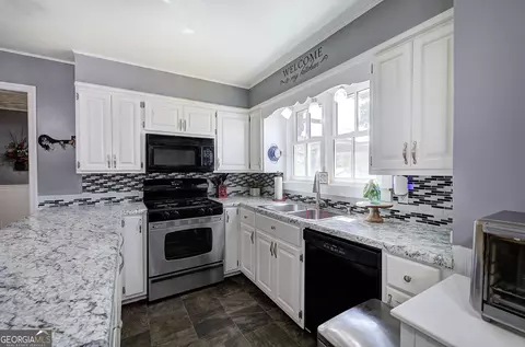 Kitchen - 48 Brewer Rd, Kingston, GA 30145 photo 6 of 6