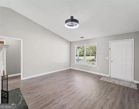 Living - 13 White Tail Dr, Jasper, GA 30143 photo 3 of 5