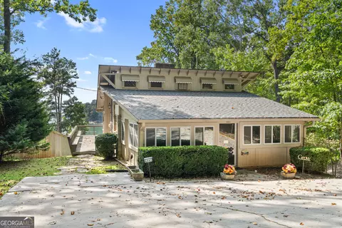 6442 Ford Rd, Flowery Branch, GA 30542
