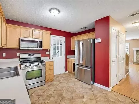 Kitchen - 415 Willow Ln, Temple, GA 30179 photo 4 of 4
