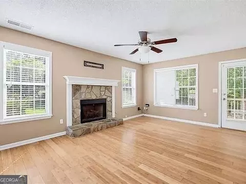 Living - 415 Willow Ln, Temple, GA 30179 photo 1 of 3