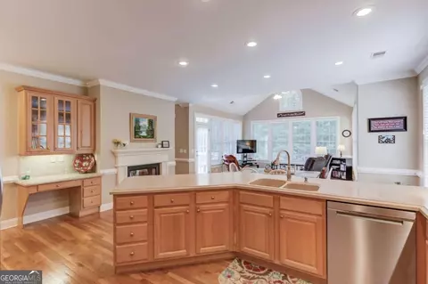 Kitchen - 1131 Overlook Ln, Monroe, GA 30656 photo 3 of 3