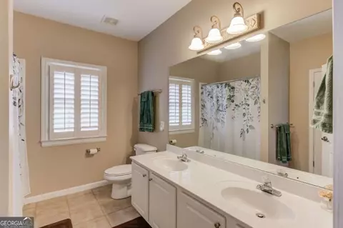 Bath - 1131 Overlook Ln, Monroe, GA 30656 photo 3 of 3