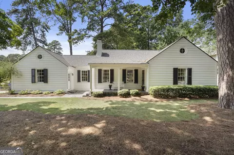 835 Glenbrook Dr, Atlanta, GA 30318