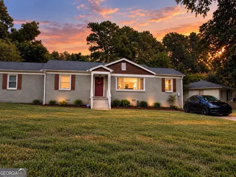 1563 Cloverdale Dr SE, Marietta, GA 30067