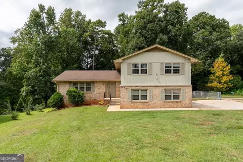 539 Fond Du Lac Dr, Stone Mountain, GA 30088