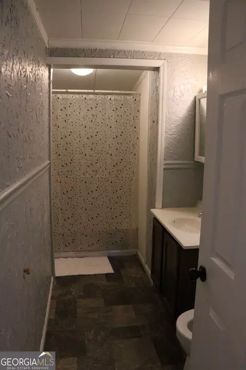Bath - 56 Cherry St, Trion, GA 30753 photo 1 of 2