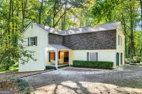 Exterior - 1996 Thomas Rd, Canton, GA 30115 photo 3 of 10