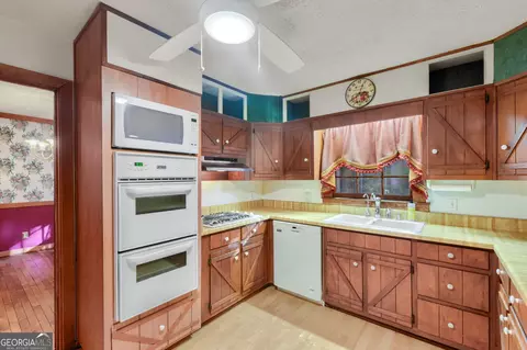 Kitchen - 1996 Thomas Rd, Canton, GA 30115 photo 1 of 3