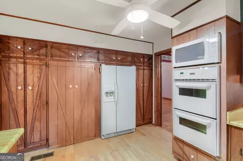 Kitchen - 1996 Thomas Rd, Canton, GA 30115 photo 3 of 3