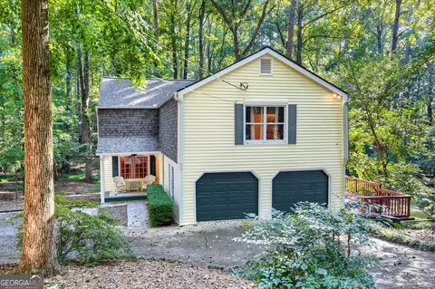 Exterior - 1996 Thomas Rd, Canton, GA 30115 photo 4 of 10