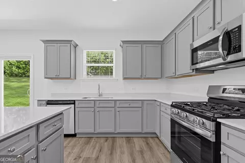 Kitchen - 27 Shoal Ct, Winder, GA 30680 photo 3 of 3