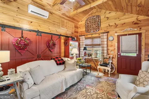 Living - 75 Woodridge Trl, Murphy, NC 28906 photo 2 of 2