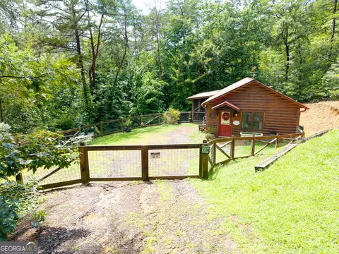 Exterior - 75 Woodridge Trl, Murphy, NC 28906 photo 4 of 10