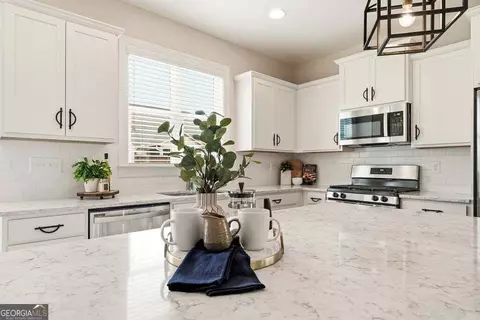 Kitchen - 167 Mountain Blvd, Jasper, GA 30143 photo 3 of 3