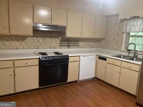 Kitchen - 304 Clairmont Dr, Dublin, GA 31021 photo 1 of 1