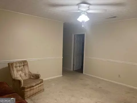 Living - 304 Clairmont Dr, Dublin, GA 31021 photo 1 of 2