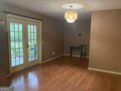 Living - 304 Clairmont Dr, Dublin, GA 31021 photo 2 of 2