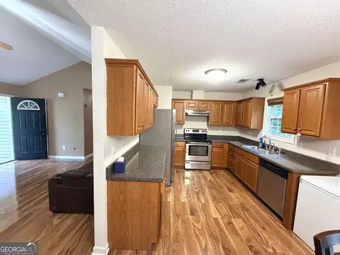 Kitchen - 334 Evans Rd, Milner, GA 30257 photo 1 of 1