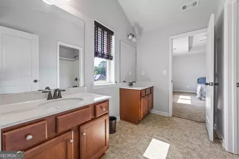 Entry Way - 1180 Chapel Estates Way, Dacula, GA 30019 photo 4 of 5