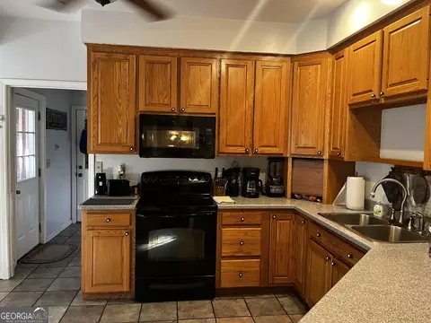 Kitchen - 1034 County Road 520, Five Points, AL 36855 photo 3 of 3