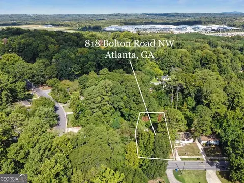 818 Bolton Rd NW, Atlanta, GA 30331