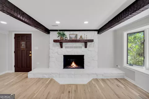 Living - 921 Highway 72 E, Comer, GA 30629 photo 6 of 10