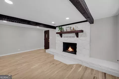 Living - 921 Highway 72 E, Comer, GA 30629 photo 7 of 10